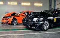 Седан BMW 5 серии выигрывает гонку за безопасность